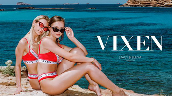 Две подружки лесбиянки решили отдаться парю прямо на берегу моря