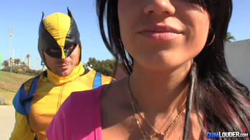 Россомаха пердолит сучку