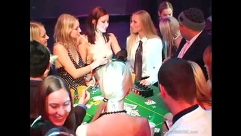 Анабель, Карла Кокса и Селин веселятся в казино