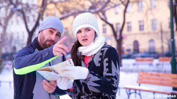 Податливая итальянская туристка Франческа Ди Каприо получает в задницу член нового знакомого