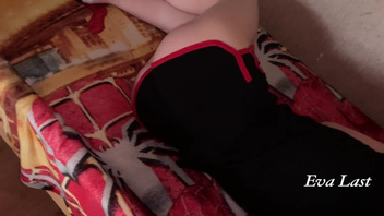 Сводная сестра проснулась с членом в попке