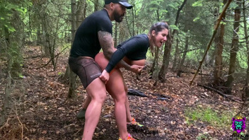 Поход в дождливый и холодный день, закончился мокрым и скользким трахом