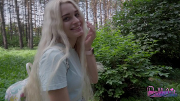 Уговорил ее на секс за деньги и кончил в трусики