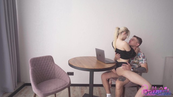 Работа потом, сейчас анальное удовольствие