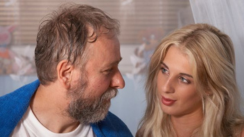 Еблей согрела старика