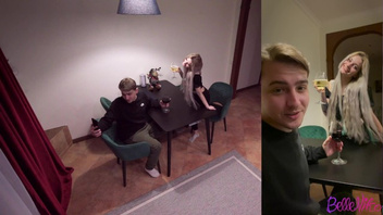 Блогер напоил русскую  блонду и выебал ее в анал