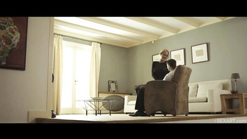 Пышногрудая телочка напрашивается на конец