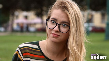 Показывает  молодке жесткий  трах