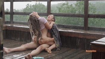 Ее скачки на любимом члене