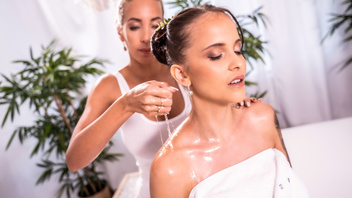 Любовницы  с большими дойками в лесби  утехах