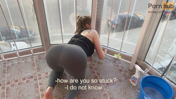 Заманила мужика на еблю  сочной большой жопой