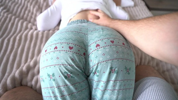 Стянул с девки штаны и трахнул