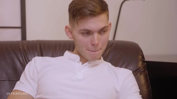 Телочка красотка очень любит поебаться