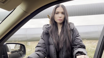 За  поездку в такси  красотка расчиталась  отсосом