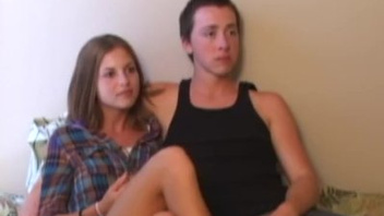 Пацанчик круто  пердолит деваху молодуху