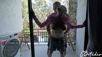 В жестком стиле  здоровяк выебал подругу