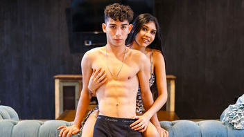 Пацанчик пердолит шикарную бабу