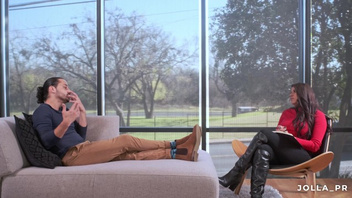 Сисястая красивая мама трахается