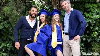 Мужики отлично ебут девок студенток