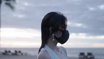 Милая азиаточка в любительском ролике