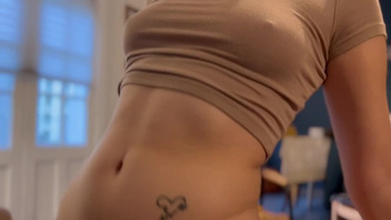 Пара ебется и снимает порнуху