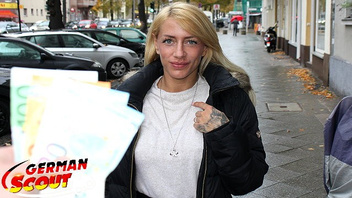 Заплатил блондинке за горячий секс