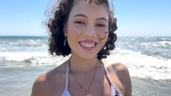 Веселая сучка на отдыхе