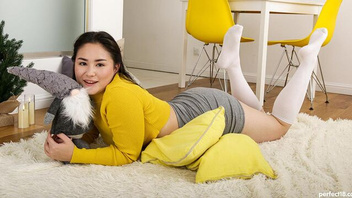 Амелия (Amelia Ost) занялась мастурбацией