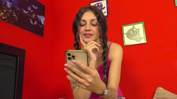 Милашка Лола (Lola Desire) трахается