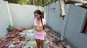 Отлично дрючит членом девку молодку