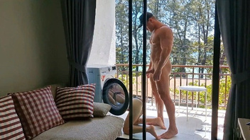 Секси телочку дрючит массивный хуец