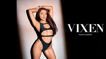 Телочку красавицу отлично имеет самец