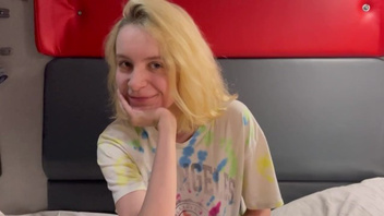 Насадил на член доступную телочку