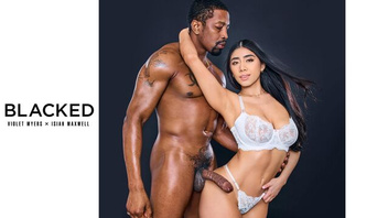 Негр хорошенько натянул белую сучку