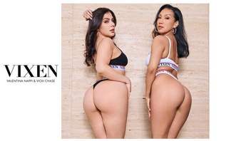 Сразу две самки трахаются с мужиком