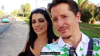 Грудастая мамочка на крепком хуе