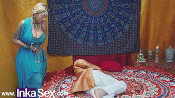 Очень здоровые хуи  жестко поебали сучку