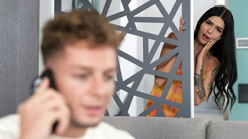 Худую телочку поебал парень