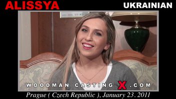 Блондинка имеет секс втроем на кастинге Вудмана