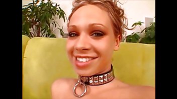 Потрясная бейба замахнулась на четыре черных члена