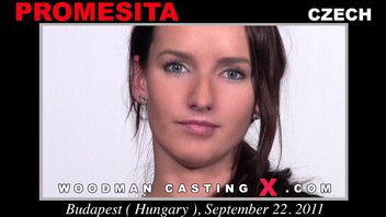 Симпатичную плоскую девушку обработали во все отверстия на кастинге Вудмана