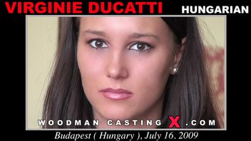 Молодая длинноволосая брюнеточка ебётся в жопу на кастинге Вудмана