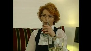 Женщина в возрасте желает парня с членом