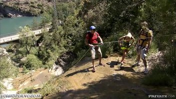 Туристы отлично развлеклись и устроили жаркие поебушки